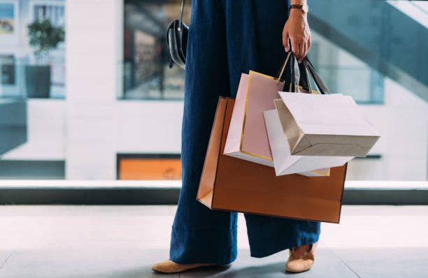 Shopping Guides: Your Go-To for Local and Online Fashion Stores