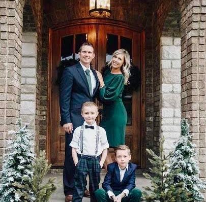 Matching Family Outfits: Stylish Ideas for Christmas Photos